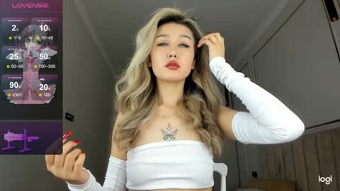 Snapshot of hee_nomy chatting on December 23, 2024, 3:18 am Nomy3 online show from December 23, 2024, 3:18 am