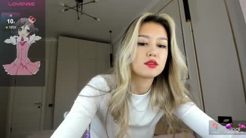 Snapshot of hee_nomy chatting on January 9, 2025, 5:23 am Nomy3 online show from January 9, 2025, 5:23 am