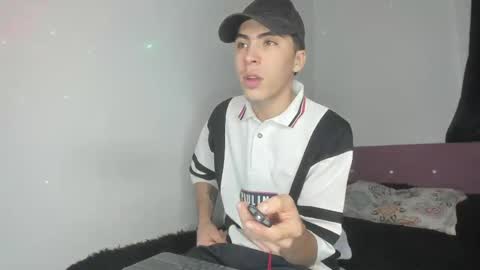 heellboy_ online show from May 7, 2026, 6:30 am