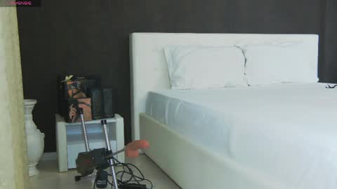 Snapshot of hefner_girl chatting on June 8, 2026, 3:18 am Helen online show from June 8, 2026, 3:18 am