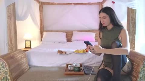 Heidi brunette Foxy red head and Carrie blondie online show from July 15, 2026, 2:28 am