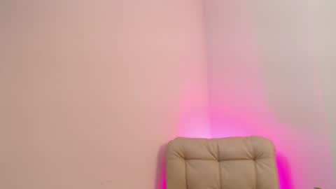 Heidi Palmer online show from June 13, 2026, 2:42 am