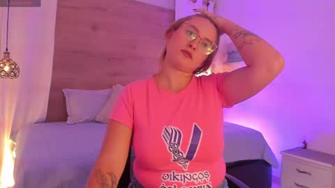 ANTARA REY online show from April 1, 2026, 12:17 pm