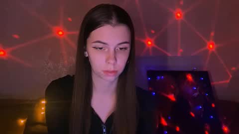 Snapshot of heileymeow chatting on December 5, 2024, 6:44 pm Heiley online show from December 5, 2024, 6:44 pm