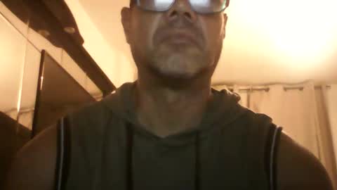 Snapshot of heistt chatting on September 18, 2025, 8:33 pm Heist Stein online show from September 18, 2025, 8:33 pm