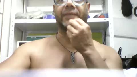 Snapshot of heistt chatting on October 18, 2025, 10:21 pm Heist Stein online show from October 18, 2025, 10:21 pm