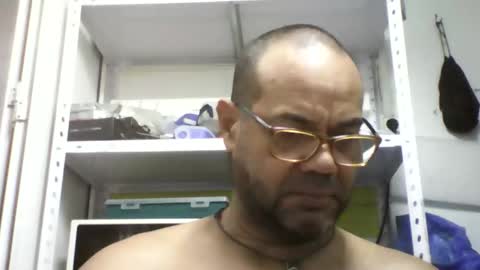 Snapshot of heistt chatting on October 26, 2025, 3:45 am Heist Stein online show from October 26, 2025, 3:45 am