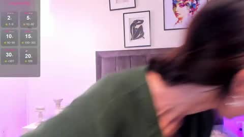 Snapshot of helen_mooree chatting on July 19, 2026, 1:04 pm Helen online show from July 19, 2026, 1:04 pm