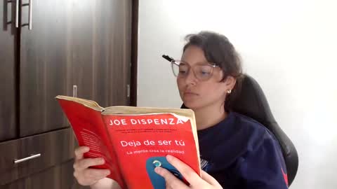 helena online show from September 25, 2025, 4:43 pm