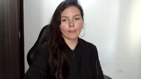 helena online show from October 23, 2025, 4:17 pm