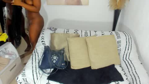 Snapshot of helena_copper chatting on October 5, 2025, 7:23 pm HELENA COPPER online show from October 5, 2025, 7:23 pm