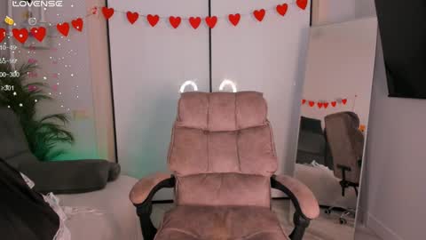 Helen online show from March 27, 2026, 2:17 pm