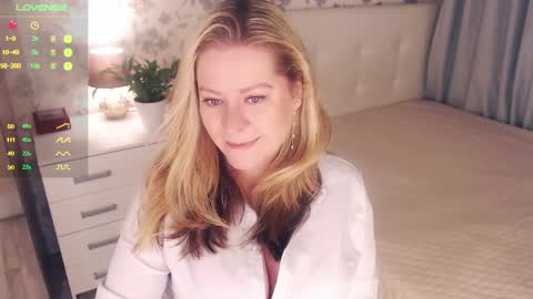 Snapshot of helenbonham chatting on December 19, 2024, 3:51 am Helena Bonham online show from December 19, 2024, 3:51 am