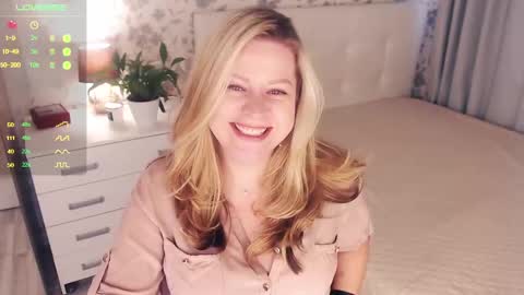 Snapshot of helenbonham chatting on January 21, 2025, 7:47 am Helena Bonham online show from January 21, 2025, 7:47 am