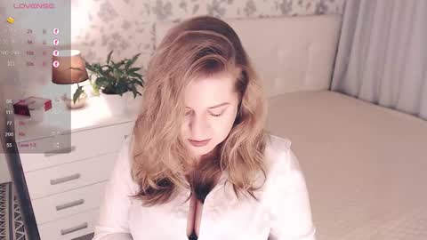 Snapshot of helenbonham chatting on September 19, 2025, 6:04 am Helena Bonham online show from September 19, 2025, 6:04 am