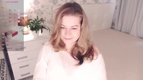 Snapshot of helenbonham chatting on September 22, 2025, 10:39 am Helena Bonham online show from September 22, 2025, 10:39 am