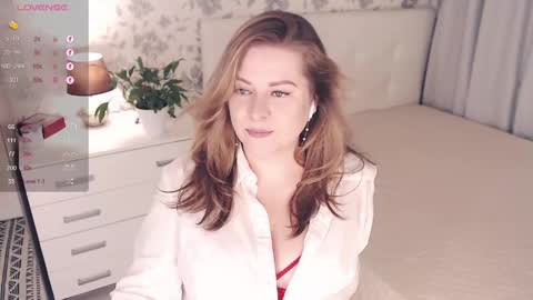 Snapshot of helenbonham chatting on October 7, 2025, 3:09 pm Helena Bonham online show from October 7, 2025, 3:09 pm