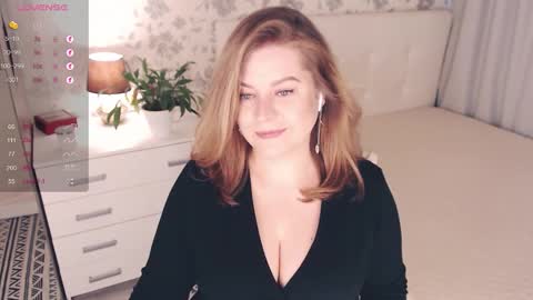 Snapshot of helenbonham chatting on October 19, 2025, 4:57 am Helena Bonham online show from October 19, 2025, 4:57 am