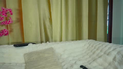 Snapshot of helenhis chatting on May 19, 2026, 2:18 am Helenn online show from May 19, 2026, 2:18 am