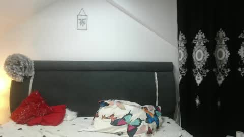 Snapshot of helenhot1989 chatting on March 6, 2025, 7:47 am helenhot1989 online show from March 6, 2025, 7:47 am