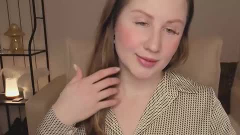 Snapshot of helens_lov chatting on February 19, 2026, 1:45 am Helen online show from February 19, 2026, 1:45 am