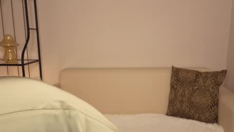 Snapshot of helens_lov chatting on February 21, 2026, 1:39 am Helen online show from February 21, 2026, 1:39 am