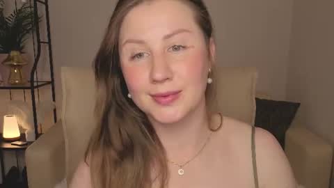 Snapshot of helens_lov chatting on June 19, 2026, 2:27 am Helen online show from June 19, 2026, 2:27 am