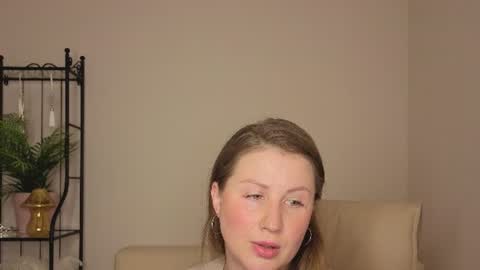 Snapshot of helens_lov chatting on July 2, 2026, 2:33 am Helen online show from July 2, 2026, 2:33 am