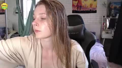 Snapshot of helenundersin chatting on July 6, 2026, 10:34 am Helen online show from July 6, 2026, 10:34 am