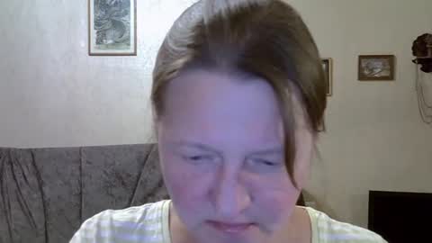 helgacharming online show from July 3, 2026, 9:32 pm
