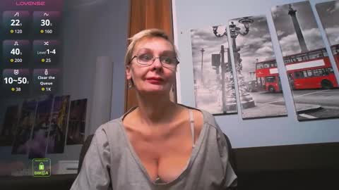 Snapshot of helgahimmele chatting on March 7, 2026, 3:42 pm Helga online show from March 7, 2026, 3:42 pm