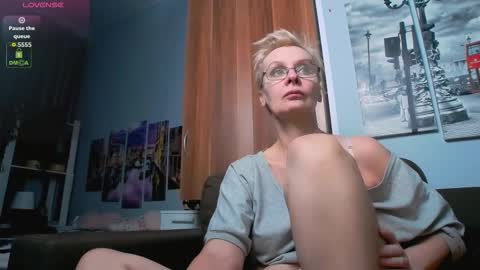 Snapshot of helgahimmele chatting on March 19, 2026, 4:55 pm Helga online show from March 19, 2026, 4:55 pm