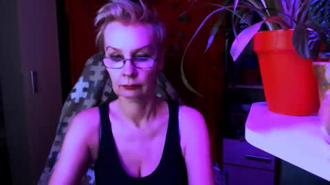 Snapshot of helgahimmele chatting on March 26, 2026, 4:01 pm Helga online show from March 26, 2026, 4:01 pm