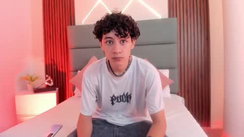 Snapshot of helios_obscuro chatting on September 23, 2025, 2:31 pm helios_obscuro online show from September 23, 2025, 2:31 pm