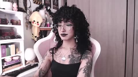 Snapshot of hell_666_xxx chatting on September 19, 2025, 12:23 am cher online show from September 19, 2025, 12:23 am