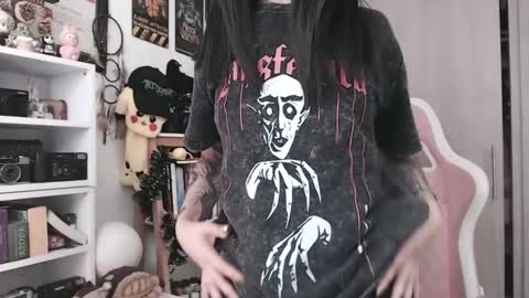 Snapshot of hell_666_xxx chatting on October 5, 2025, 12:42 am cher online show from October 5, 2025, 12:42 am