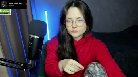 Red online show from September 11, 2025, 7:14 pm