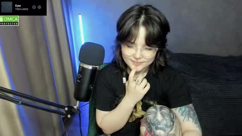 Red online show from November 18, 2025, 6:01 pm