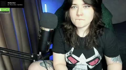 Red online show from May 25, 2026, 6:47 pm