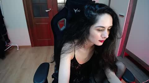 Snapshot of hella_helen chatting on May 20, 2026, 9:21 pm Helen online show from May 20, 2026, 9:21 pm
