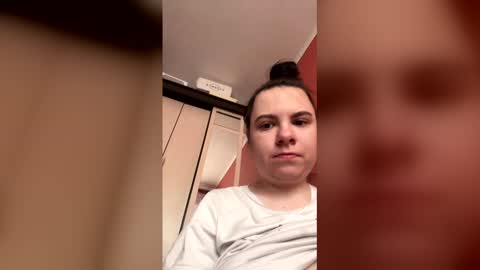 HellaReousx online show from March 3, 2026, 7:25 am