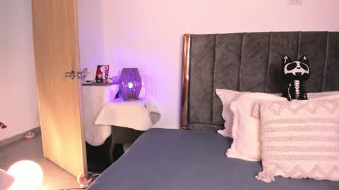 helldy_666 online show from May 15, 2026, 1:12 am