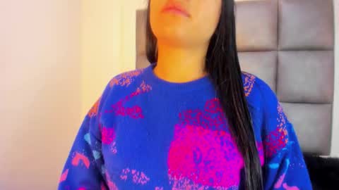 hellen__smith_ online show from September 22, 2025, 1:24 pm