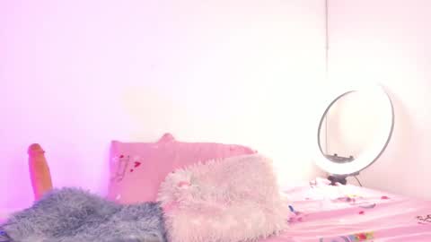 Hellen online show from March 7, 2025, 4:35 am