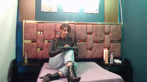 Hellen.  online show from April 2, 2026, 11:30 am