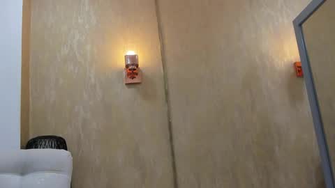 Hellen online show from March 6, 2026, 1:02 am