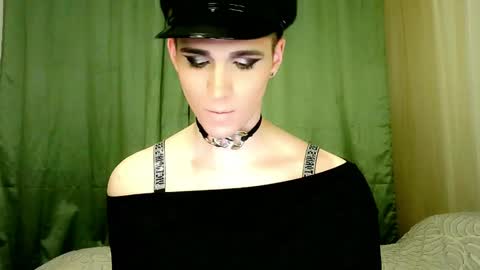 Snapshot of hellenspellman chatting on February 25, 2025, 11:55 pm Helen Spellman online show from February 25, 2025, 11:55 pm