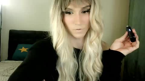 Snapshot of hellenspellman chatting on March 4, 2025, 10:27 pm Helen Spellman online show from March 4, 2025, 10:27 pm