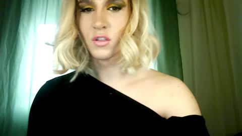 Snapshot of hellenspellman chatting on March 10, 2025, 5:43 am Helen Spellman online show from March 10, 2025, 5:43 am