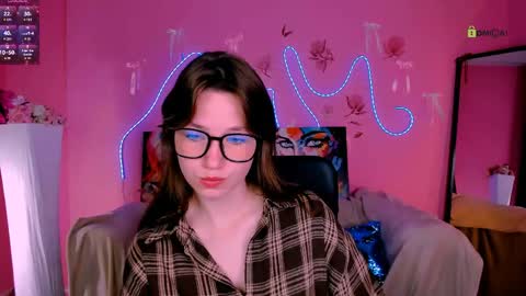 Helli online show from May 27, 2026, 7:22 pm